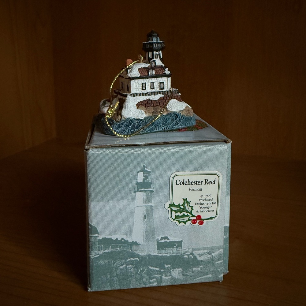 Harbour Lights Colchester Reef Vermont Christmas Ornament‎ '97 Mini Lighthouse